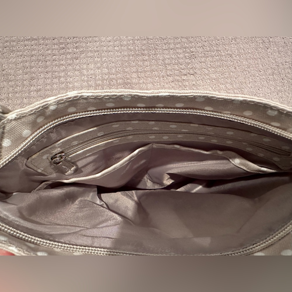 Thirty-one Crossbody purse neutral with white polka dots. Like new, never used - Picture 4 of 4